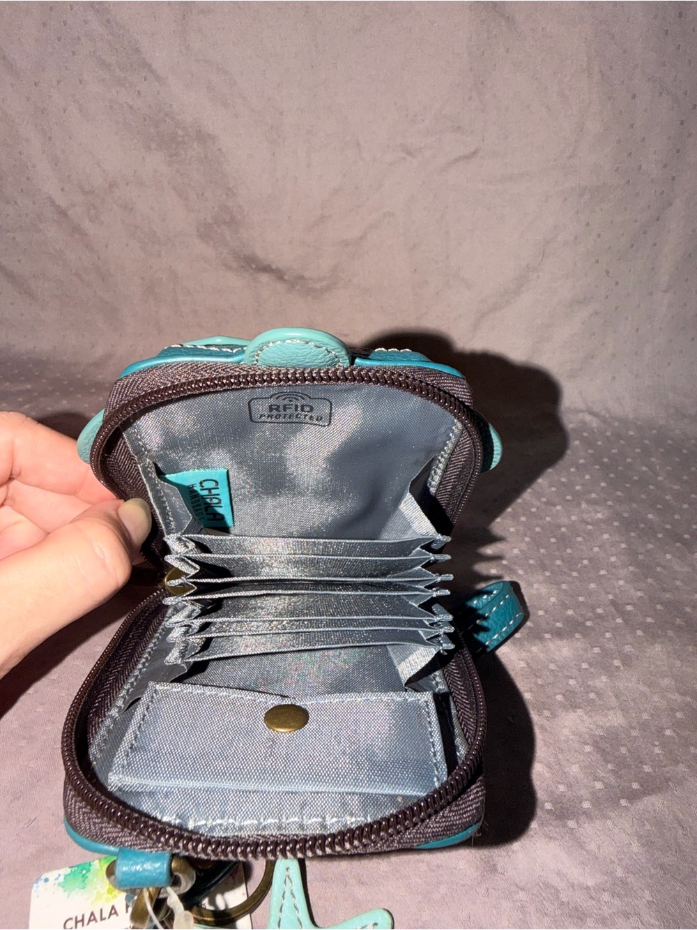 NWT Chala Sea Turtle RFID Cute-C Wallet Wristlet Teal Turquoise Card Holder - Picture 5 of 7